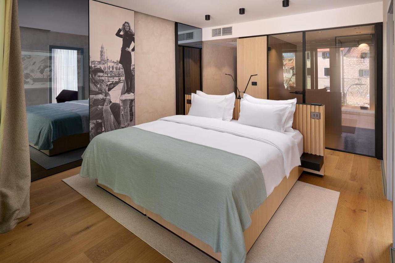 Hotel Ambasador Split Ngoại thất bức ảnh A room at the Hotel